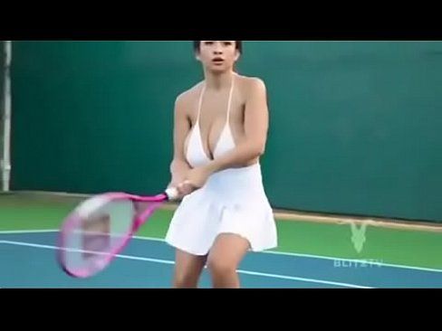 Preciosa anglosajona tennis racket insertion peeing pissing.