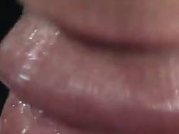 Red H. recommendet mouth closeup cum