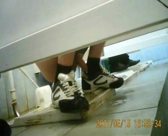 Han S. recomended squat toilet sharing