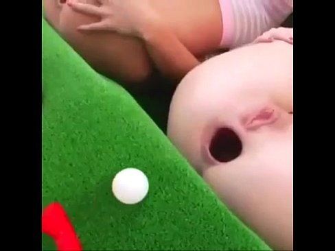 Blue E. reccomend Threesome with golfballs