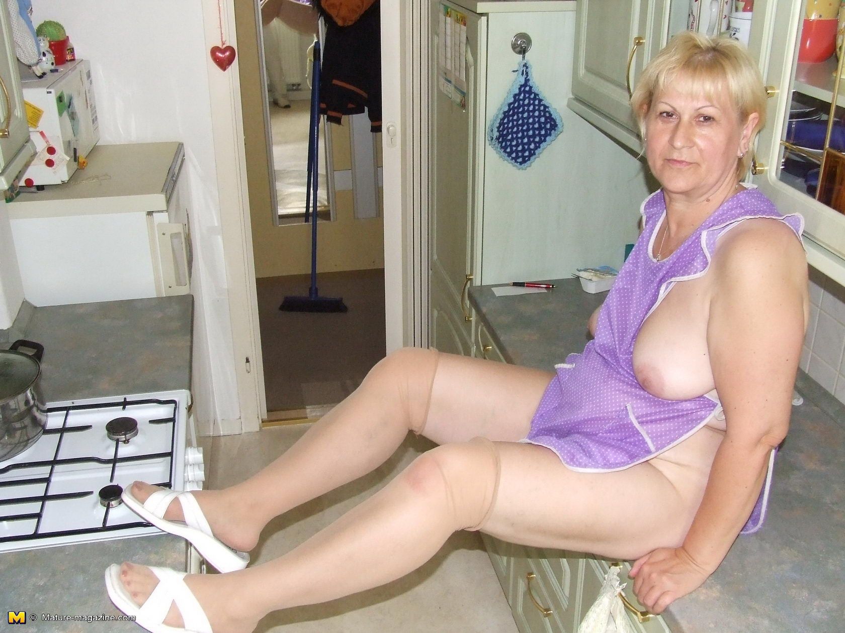 Real amateur mature housewifes nide pics picture