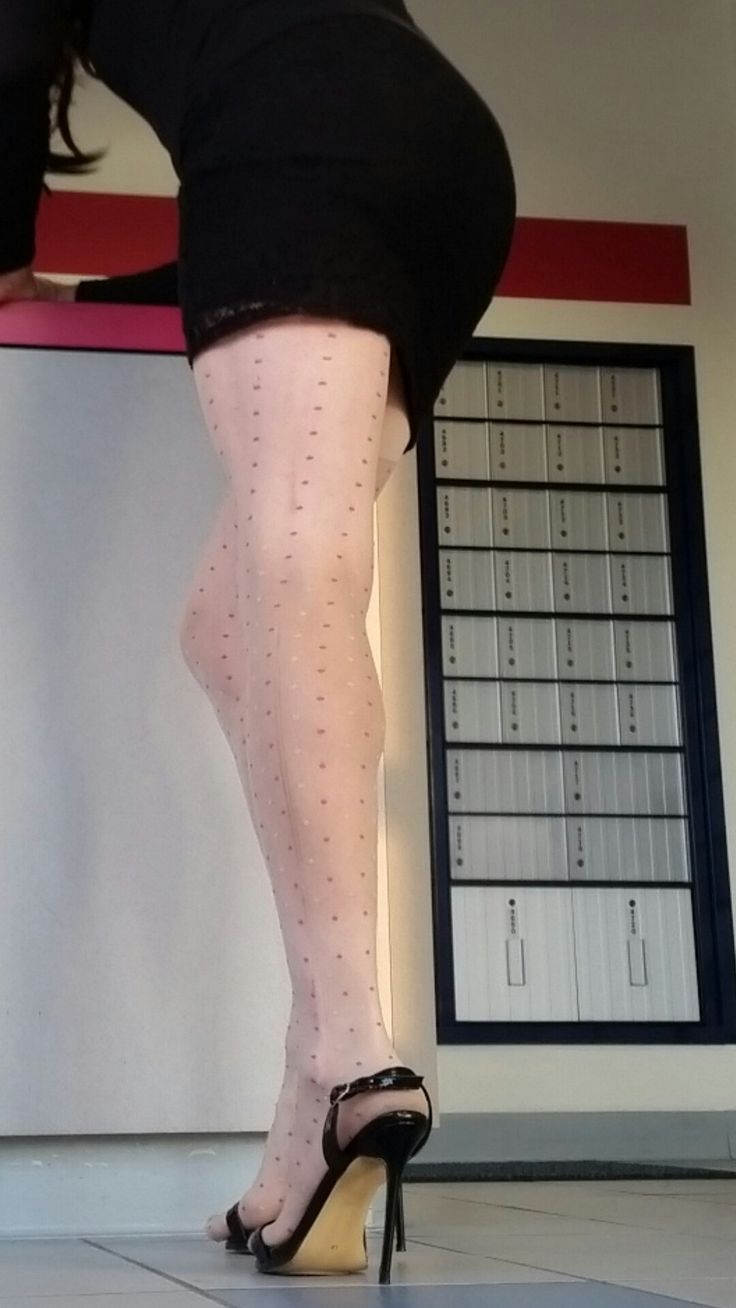 Crossdresser stockings and pantyhose feet