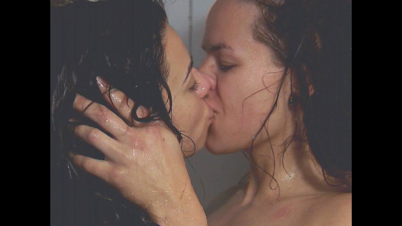 Dahlia reccomend Free lesbian in shower