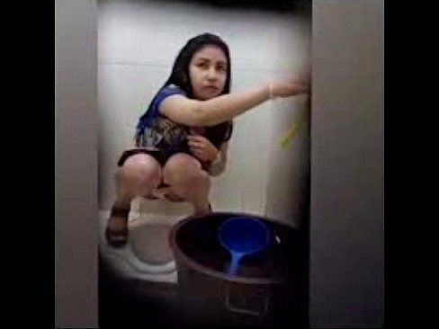 Female free peeing video