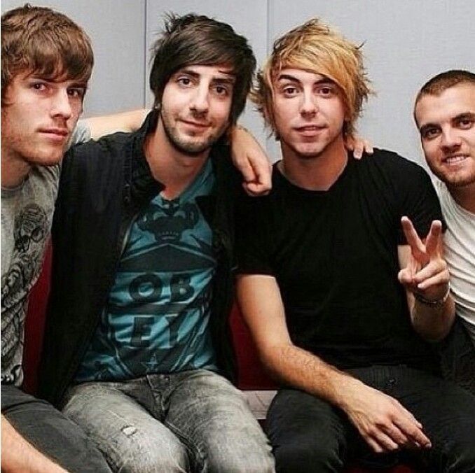 Petunia reccomend All time low the band naked