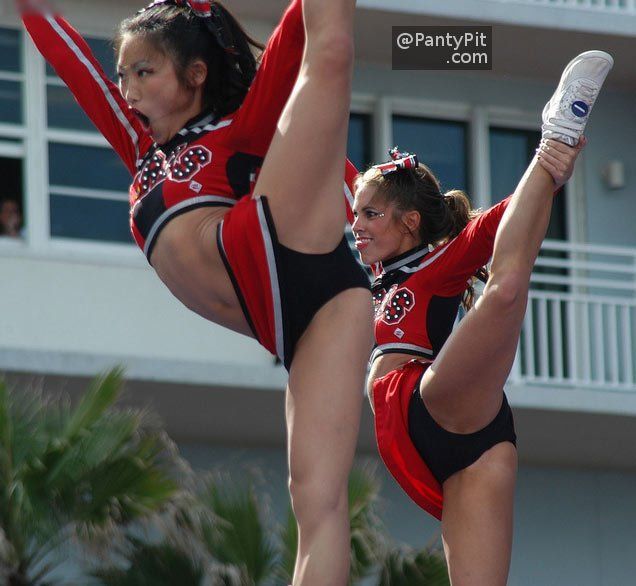 Cheerleaders upskirt pics