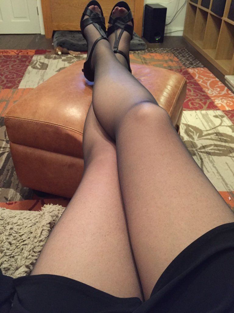 Crossdresser stockings and pantyhose feet