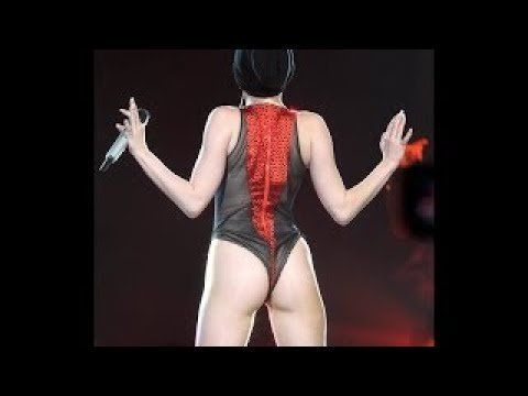 Miley shakes ass for papparazi