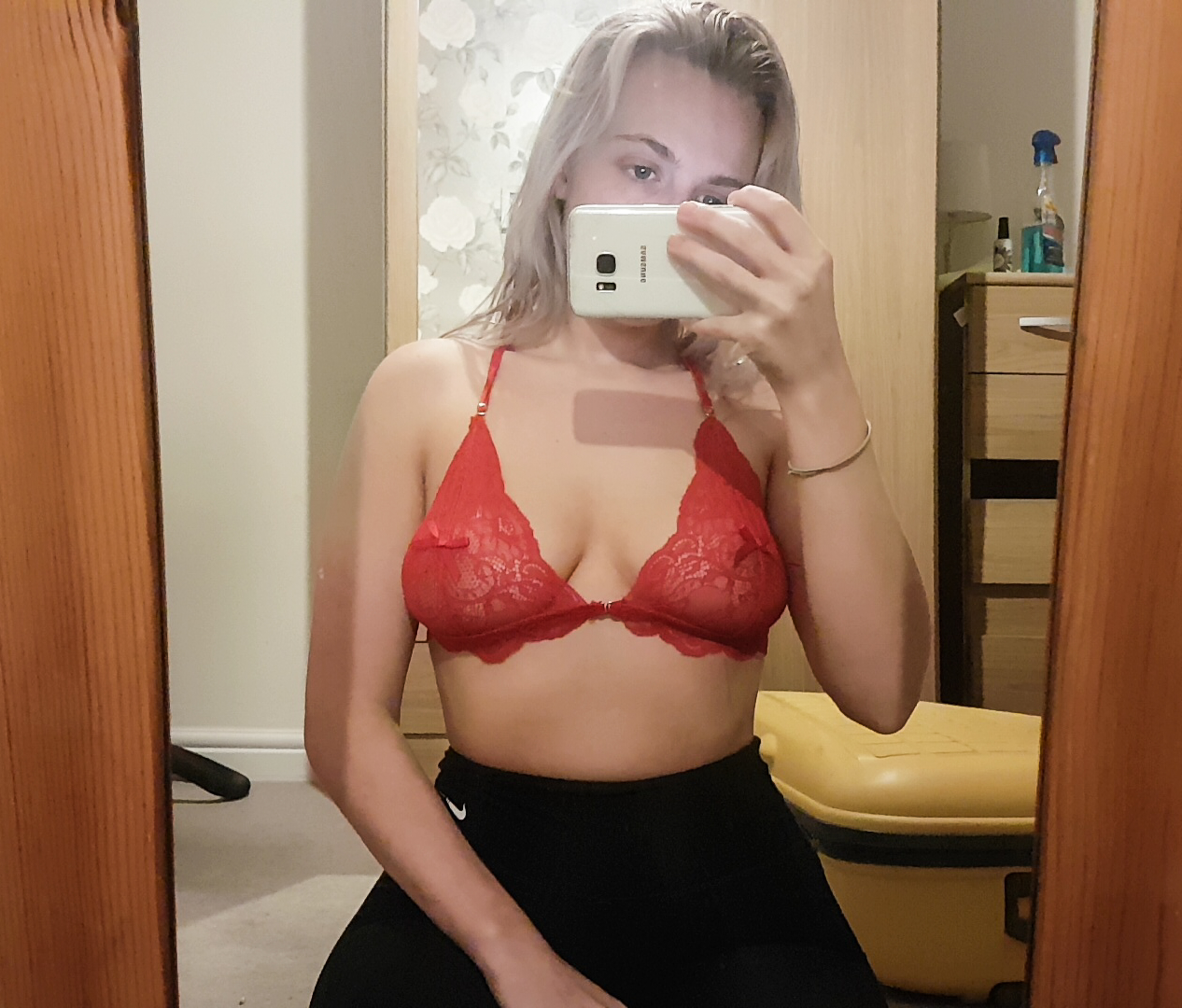 Buzz recomended red herself teen onlyfans covers