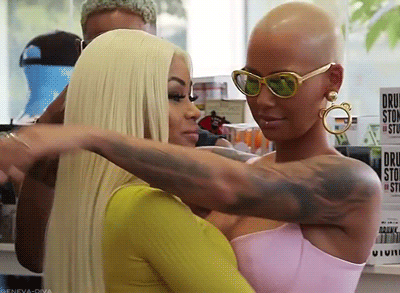 Amber rose look like playing